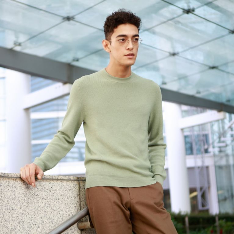 【Paul Stuart MEN】 クルーネックニット. グリーン系