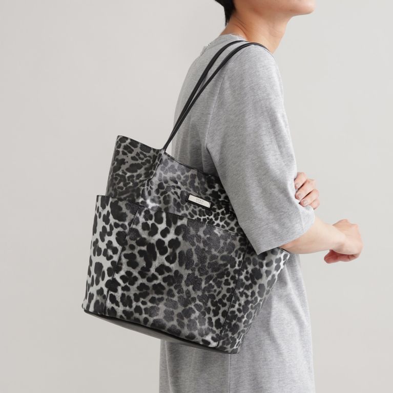 アニマルラウンドトートバッグ トートバッグ Evex By Krizia エヴェックス バイ クリツィア のレディースファッション通販 三陽商会