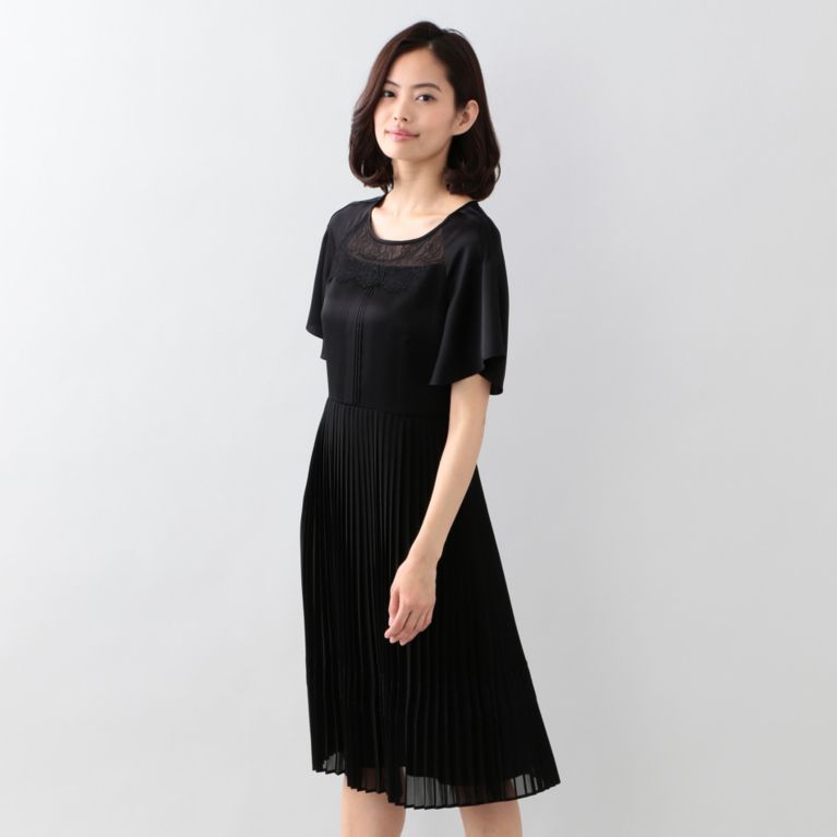 51%OFF！SALE＜三陽商会＞【トゥー ビー シック(TO BE CHIC)】ポワリーサテンドレス ブラック 送料無料 ＆ 定価 63720円から 32400円値引！画像