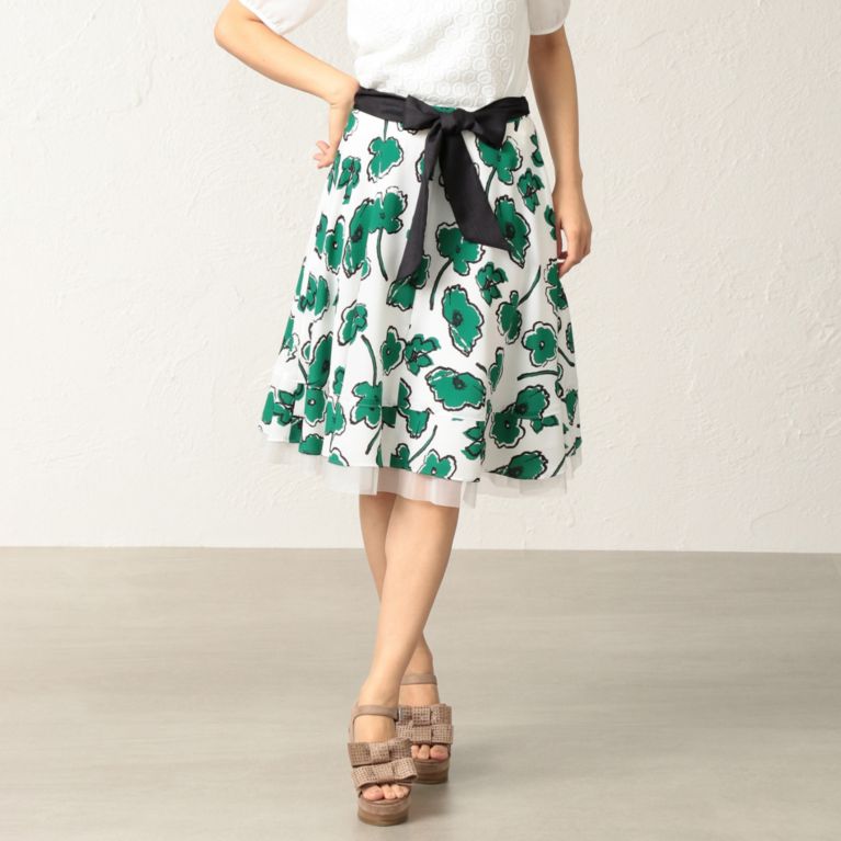 【TO BE CHIC】 ＊25ans掲載＊フラワーボンボンプリントスカート ダークグリーン