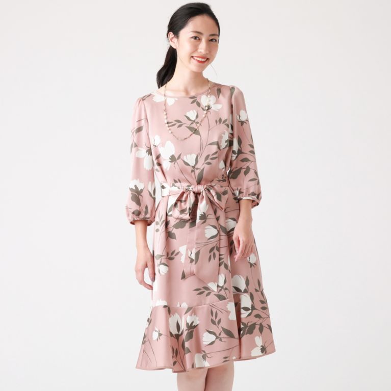 L フラワーサテンワンピース ラージサイズ ワンピース To Be Chic トゥー ビー シック のレディースファッション通販 三陽商会