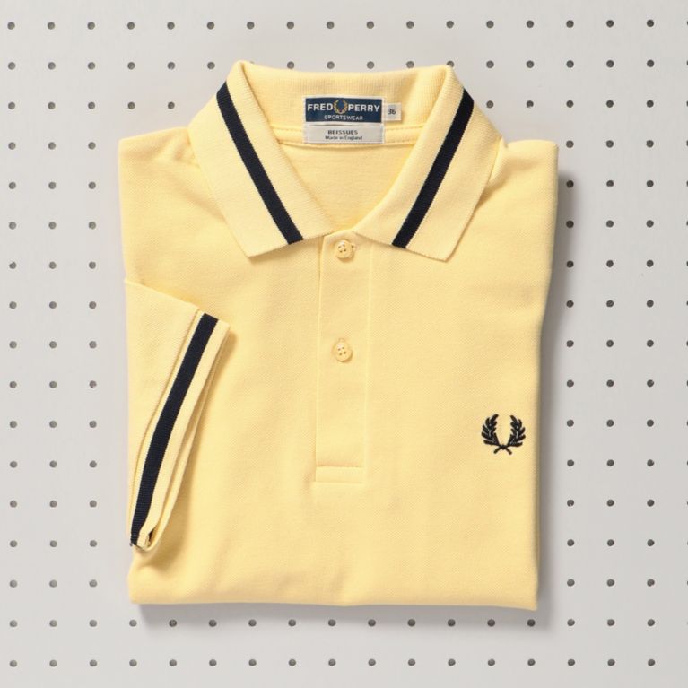 33%OFF！SALE＜三陽商会＞【エムピー ストア(MP STORE)】【FRED PERRY】M-2シャツ イエロー 定価 12960円から 4320円値引！画像