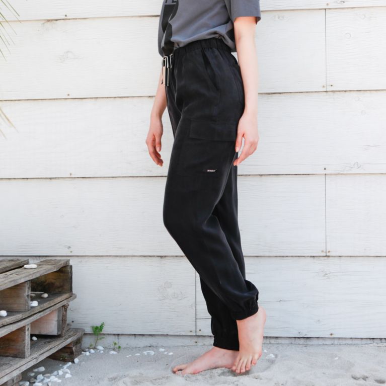 【ECOALF】 ZURS リラックス パンツ / ZURS CARGO PANTS WOMAN 黒